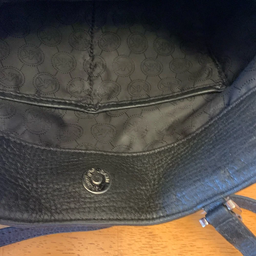 Michael Kors Chain Strap Tote - Picture 7 of 8